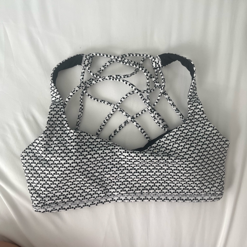 Lululemon size 6 sports bra